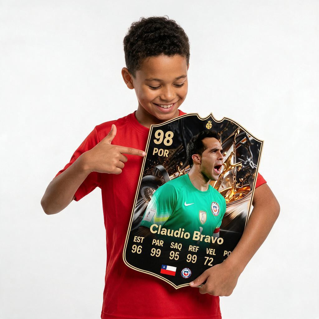 Diseño 2 — niño mostrando su carta de Claudio Bravo — Regalos de Fútbol