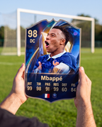Diseño 5 — carta de Mbappé en la cancha — Regalos de Fútbol