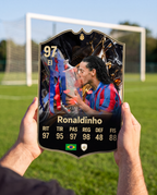 Carta coleccionable de Ronaldinho en la cancha — Regalos de Fútbol
