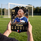 Diseño 2 — carta de Mbappé en la cancha — Regalos de Fútbol