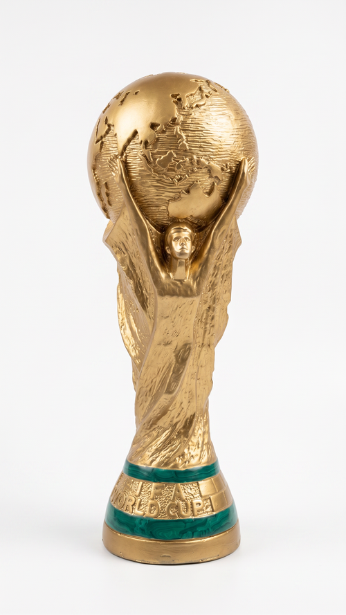 Réplica de la Copa del Mundo dorada — foto de producto — Regalos de Fútbol