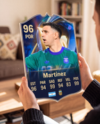 Carta del Dibu Martínez en las manos — foamex 5 mm — Regalos de Fútbol