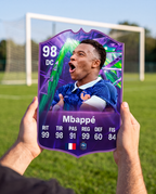 Diseño 4 — carta de Mbappé en la cancha — Regalos de Fútbol