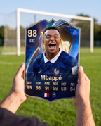 Diseño 7 — carta de Mbappé en la cancha — Regalos de Fútbol
