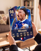 Diseño 5 — carta de Mbappé en las manos — Regalos de Fútbol