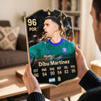 Diseño 2 — carta de Dibu Martínez en las manos — Regalos de Fútbol